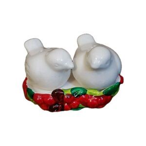 Russ Christmas White Doves Salt & Pepper Shakers Holly Berry Tray Vintage Taiwan